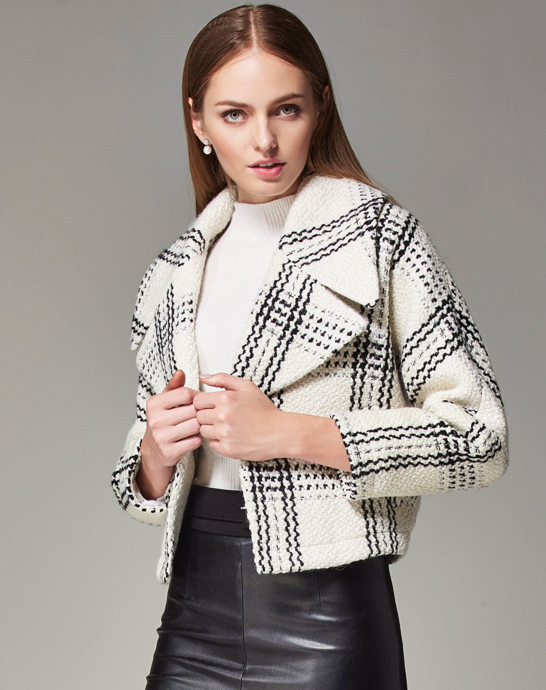 白底黑格欧美风翻驳领气质小外套