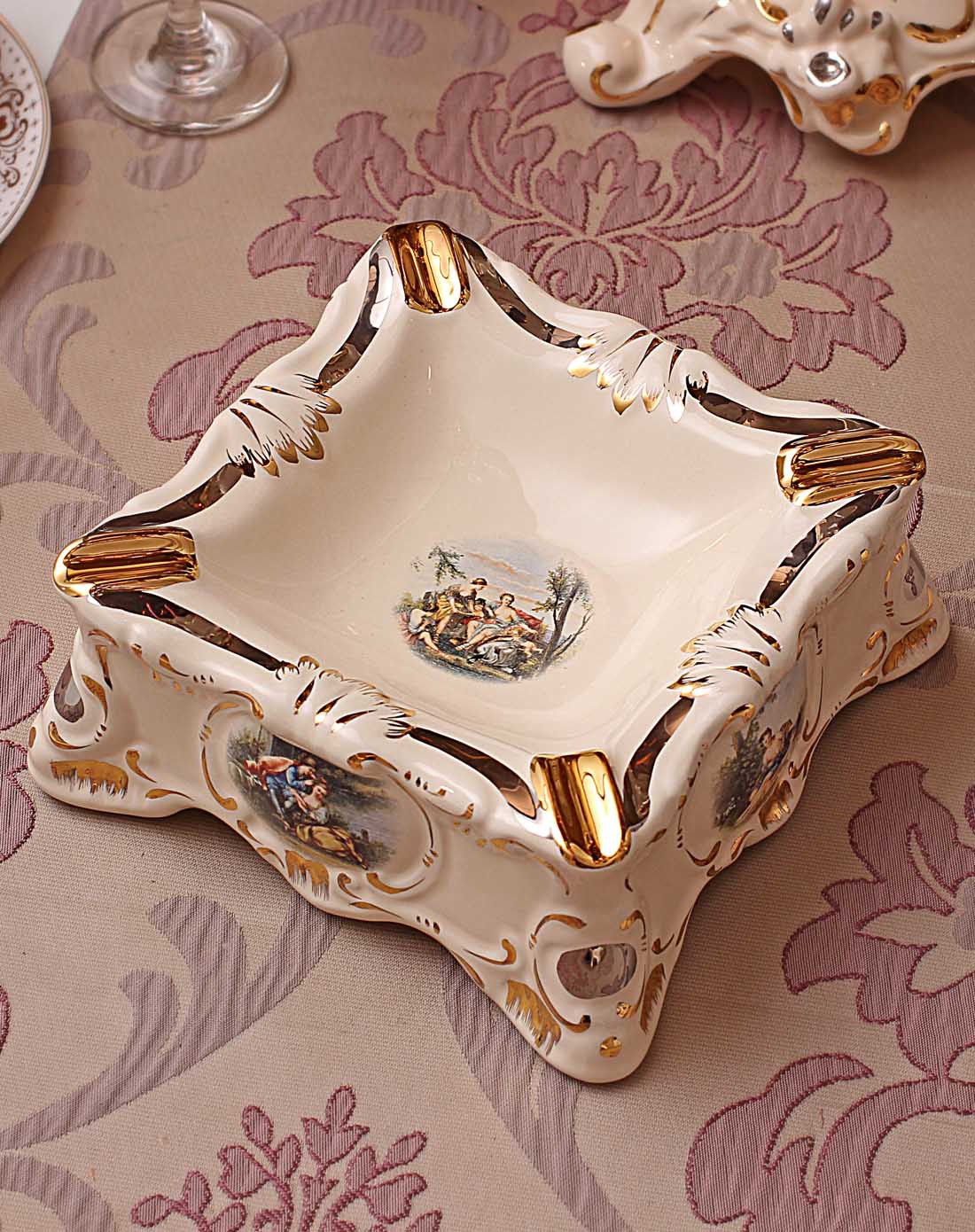 欧式描金陶瓷烟灰缸