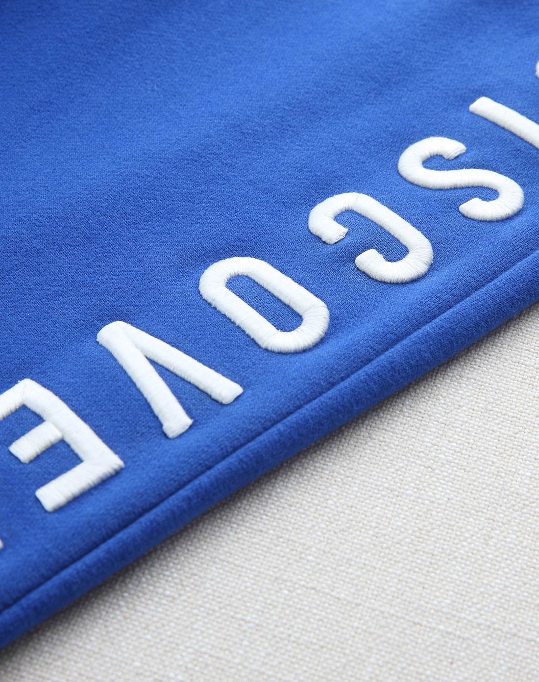 鲜蓝字母印花抽带松紧腰卫衣裤