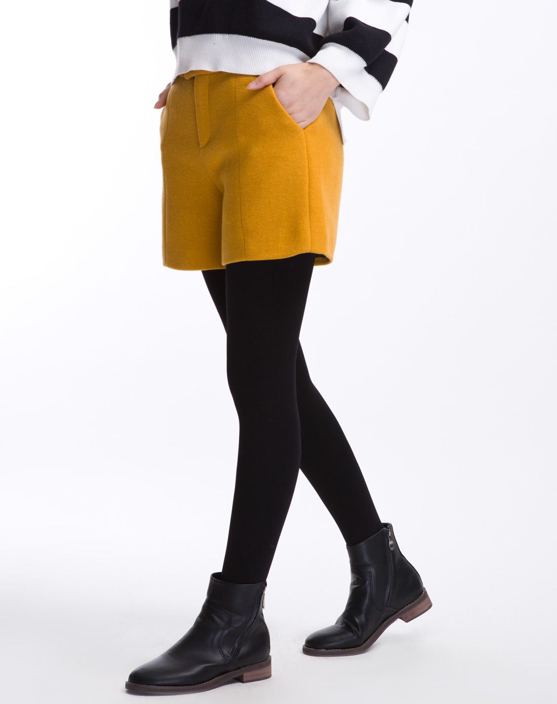 女款姜黄色时尚百搭毛呢短裤