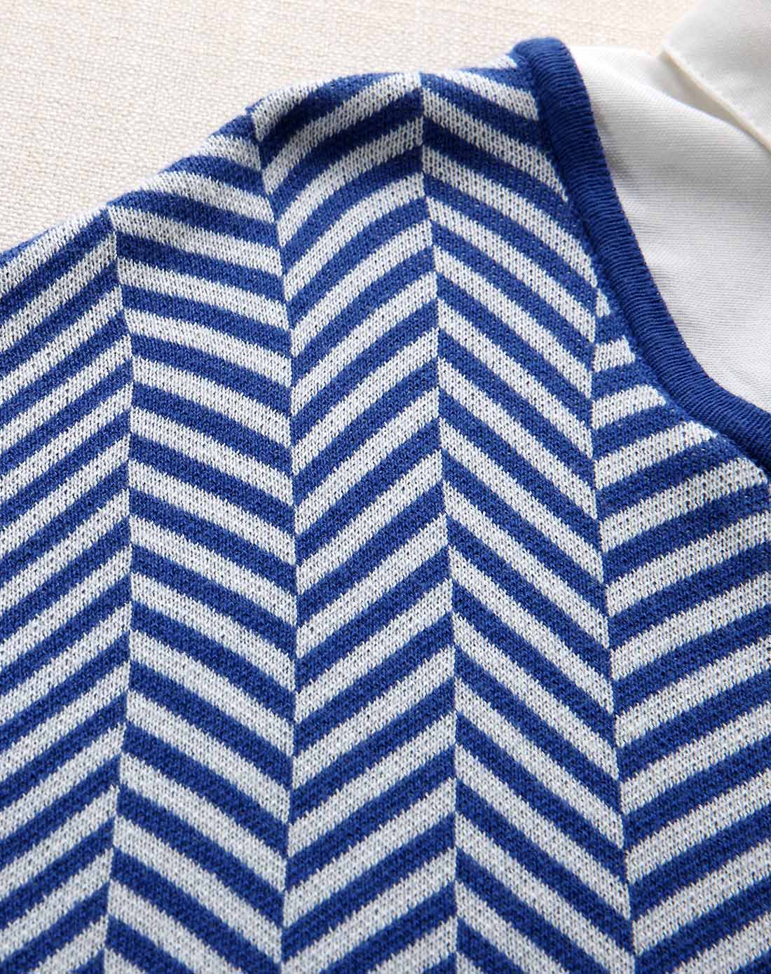 蓝白条菱形花纹假两件长袖针织衫