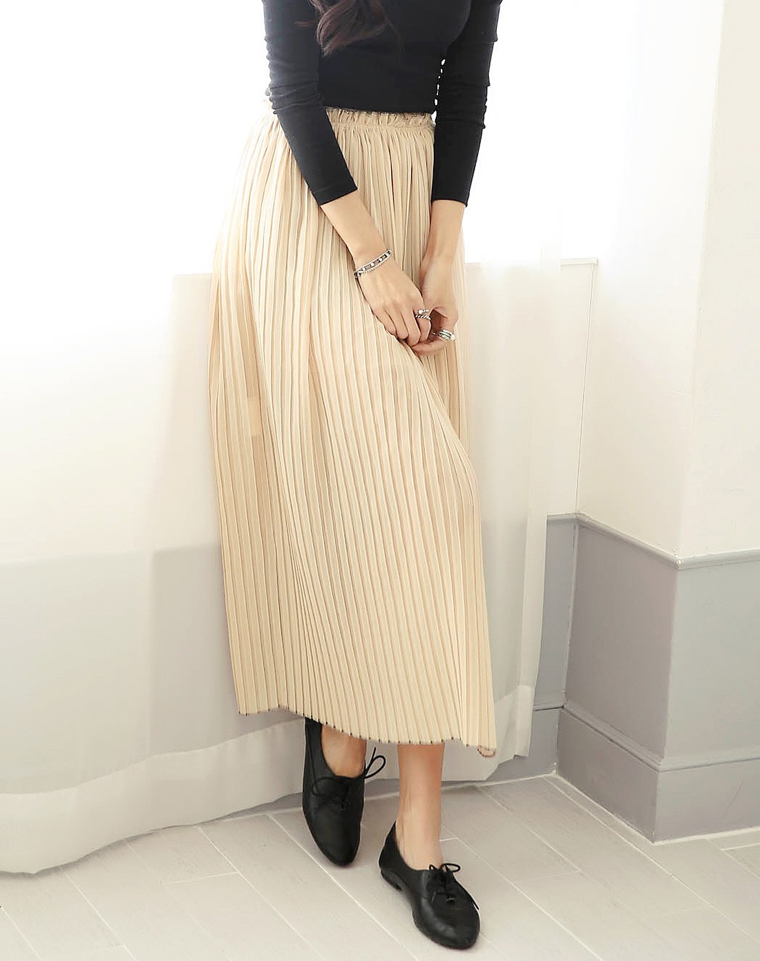 米色中腰半身裙