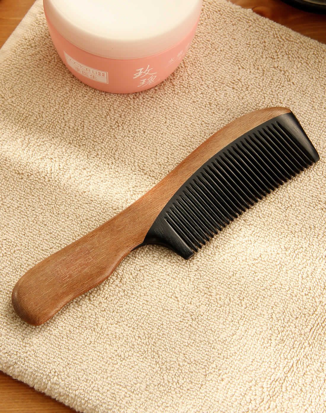 (两件起售)绿檀木圆柄梳(19cm)
