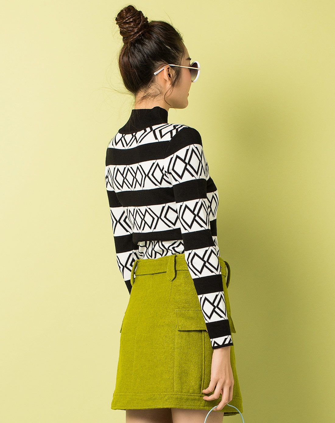 女性黑白绿休闲裙套装