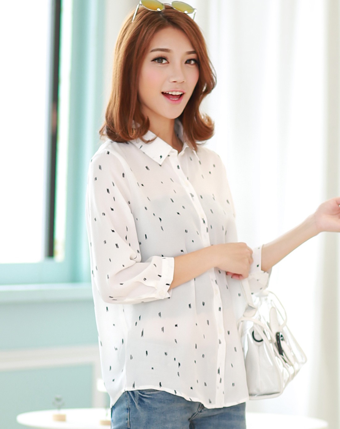 女款白底小花衬衫